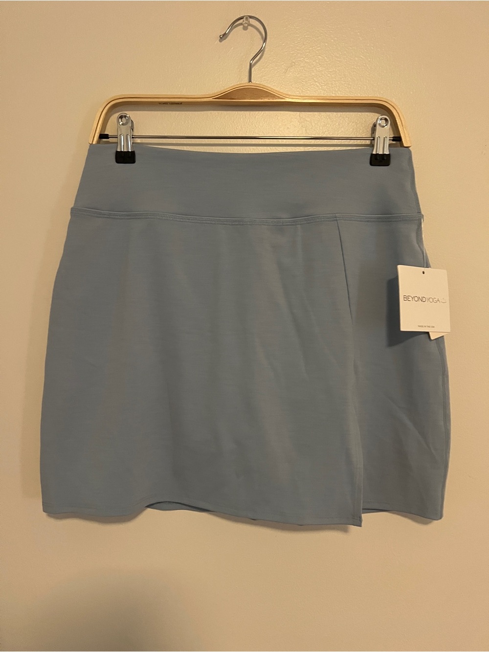 BEYOND YOGA Women's Heather Rib Hold Court Skirt in Sky Blue - Picture 3 of 5